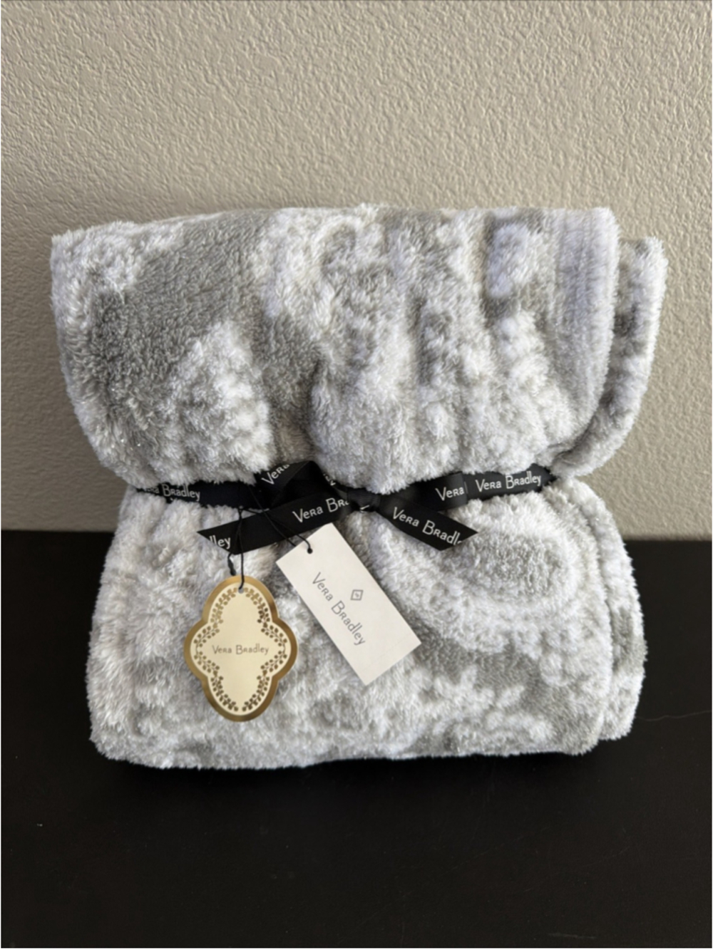 NEW Vera Bradley Plush Throw Blanket Cloud Grey Paisley Glittery 80" x 50" Gift
